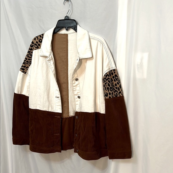 Trendy Women's Lightweight Brown White Animal Print Jacket Size XL - Picture 2 of 9